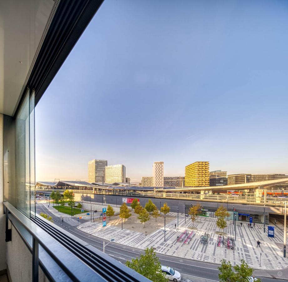 High Rise, Netflix, 2 Min To Main Station Apartment เวียนนา ภายนอก รูปภาพ